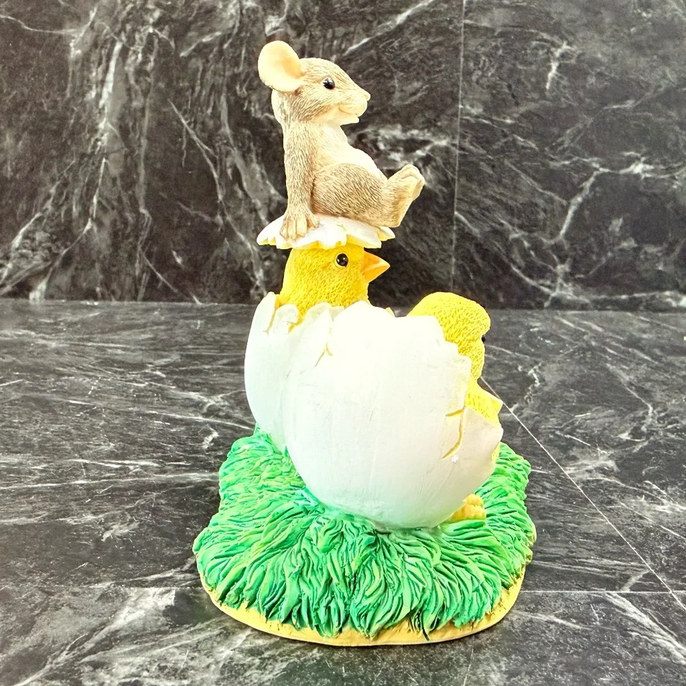 CHARMING TAILS “What’s Hatchin’?” #88/600 Mouse and Chicks Figurine